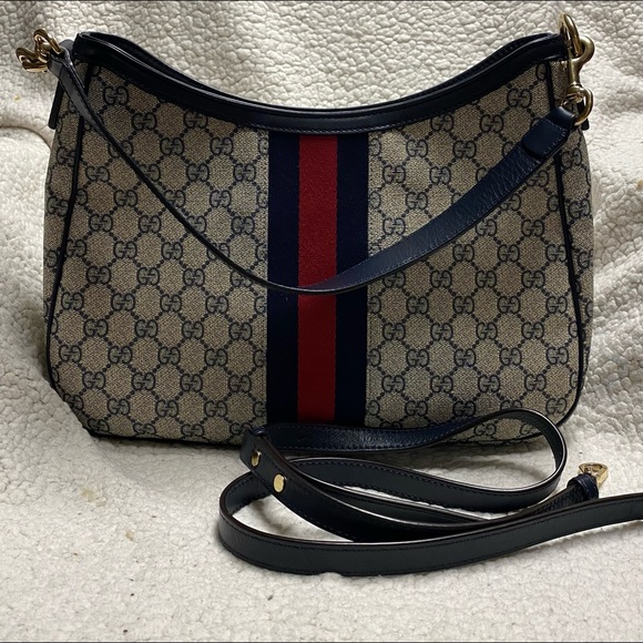 ✨SOLD✨AUTHENTIC GUCCI NAVY HOBO GG SUPREME BAG✨ - Picture 1 of 8